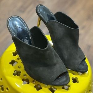 #273 Tom Ford Sandals